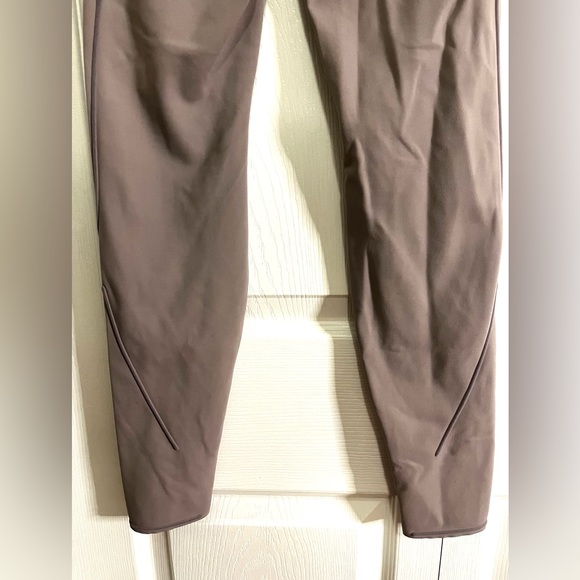 Lululemon Get In Line Super High Rise Tight size 6 - Picture 8 of 16